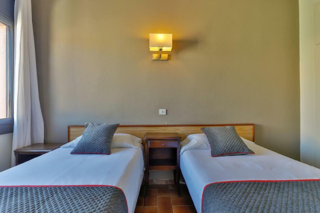 Hostal Alberana Verges Exterior foto